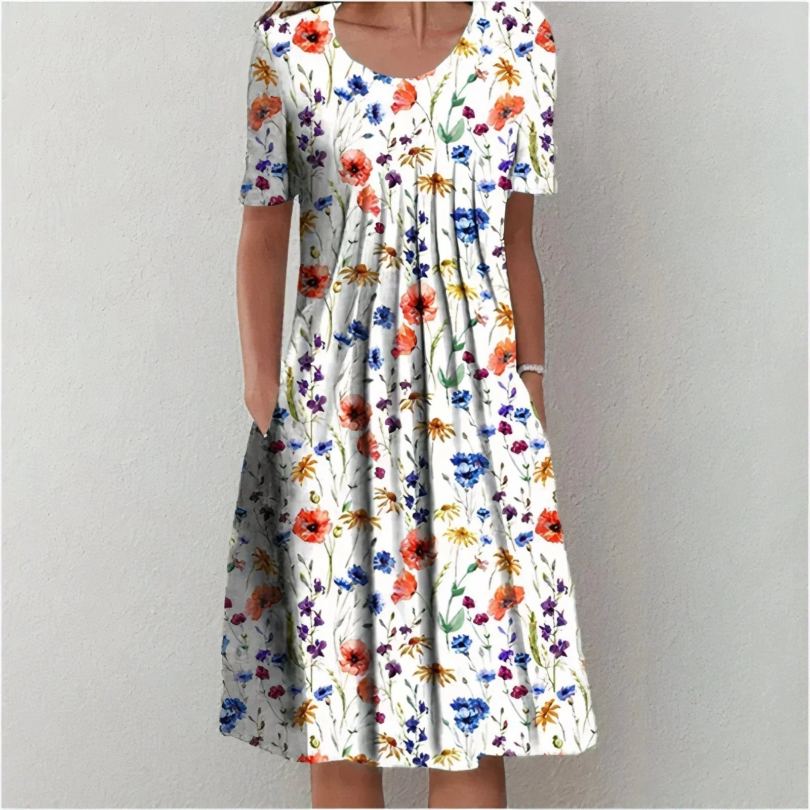 Inia | Loose Dress with a Delicate Tummy Cover