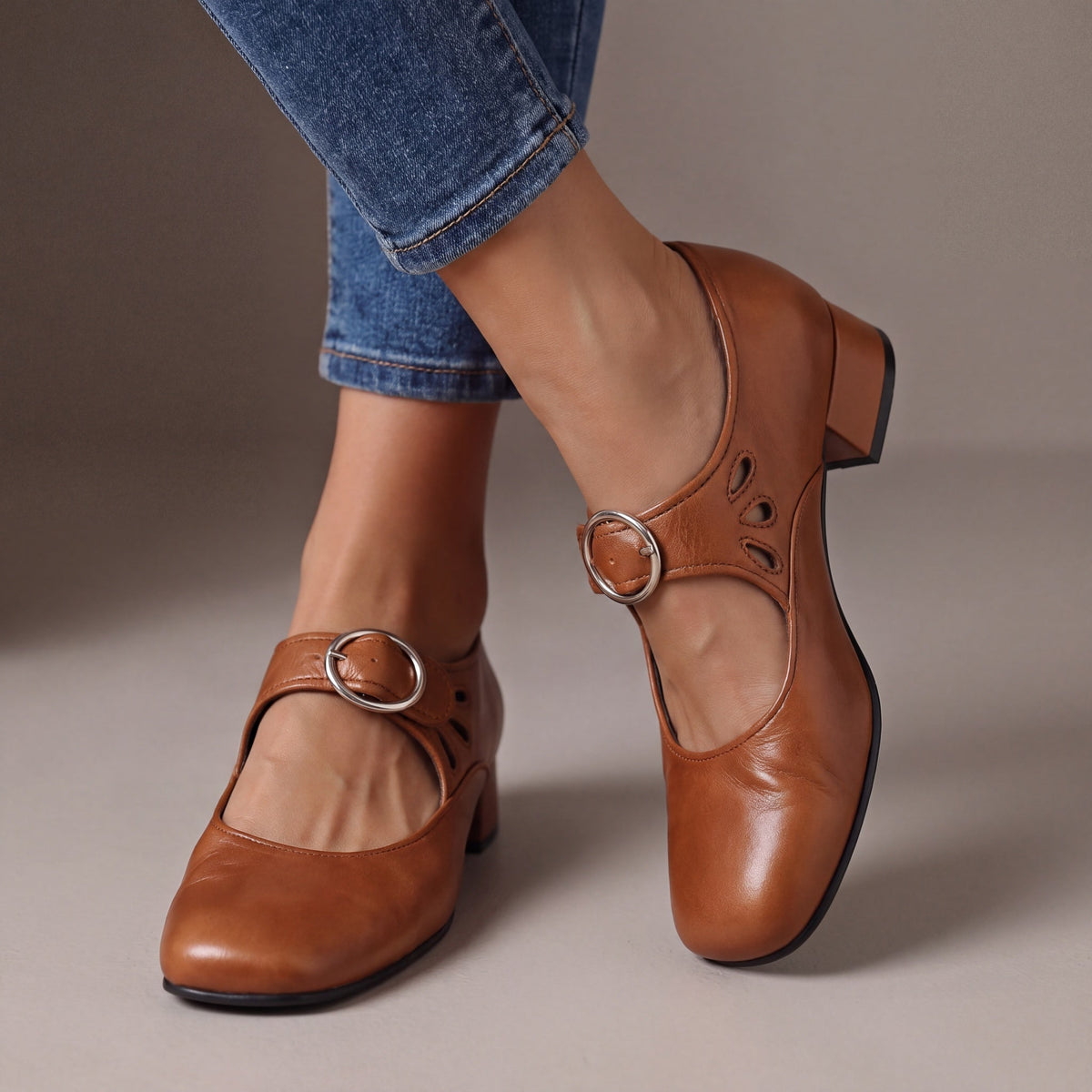 Giuseppina | Heeled shoes with strap