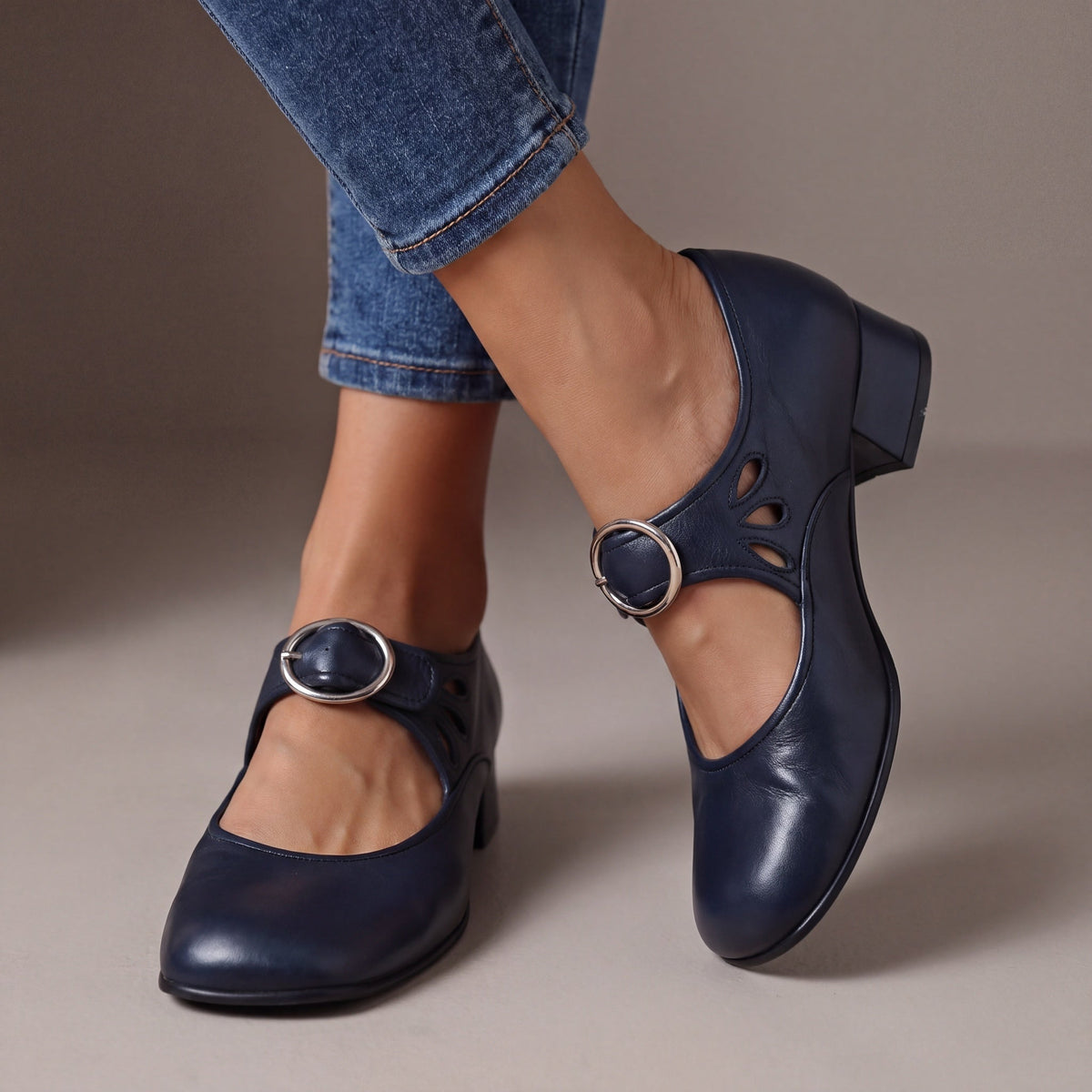 Giuseppina | Heeled shoes with strap